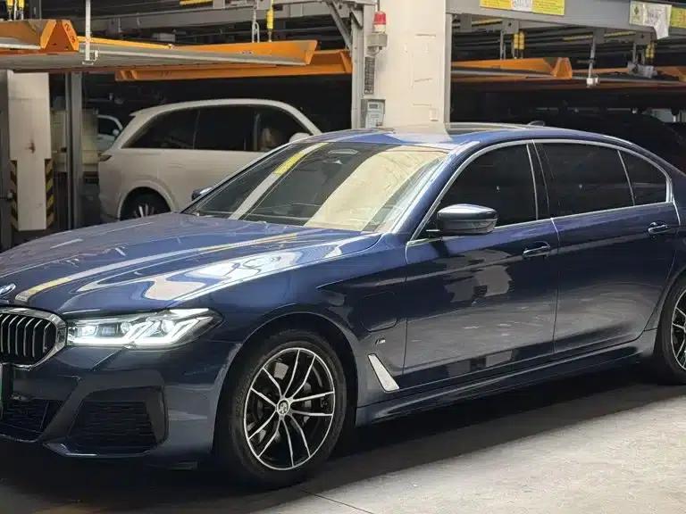 BMW 5 Series PHEV 2021 535Le Pioneer Edition M Sport Package — миниатюра 1