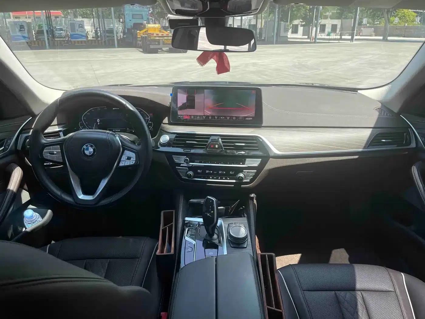 BMW 5 Series PHEV 2021 Facelift 535Le Luxury Package — миниатюра 4