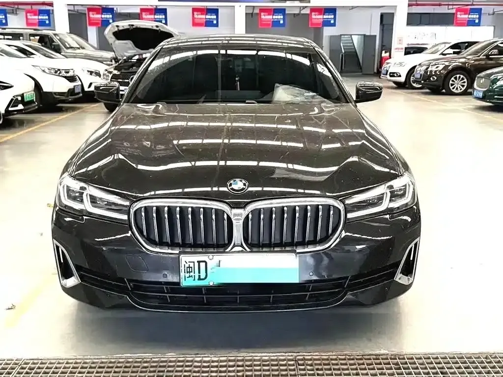 BMW 5 Series PHEV 2021 535Le M Sport Package — миниатюра 2