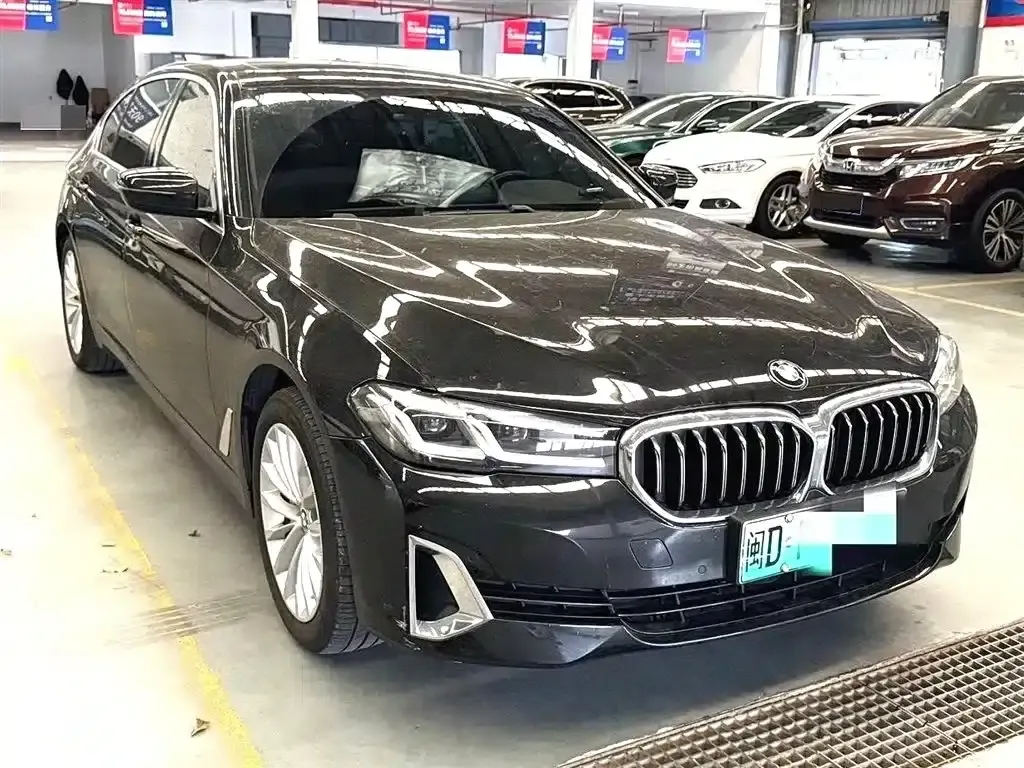 BMW 5 Series PHEV 2021 535Le M Sport Package — миниатюра 3
