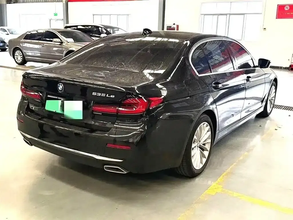 BMW 5 Series PHEV 2021 535Le M Sport Package — миниатюра 5