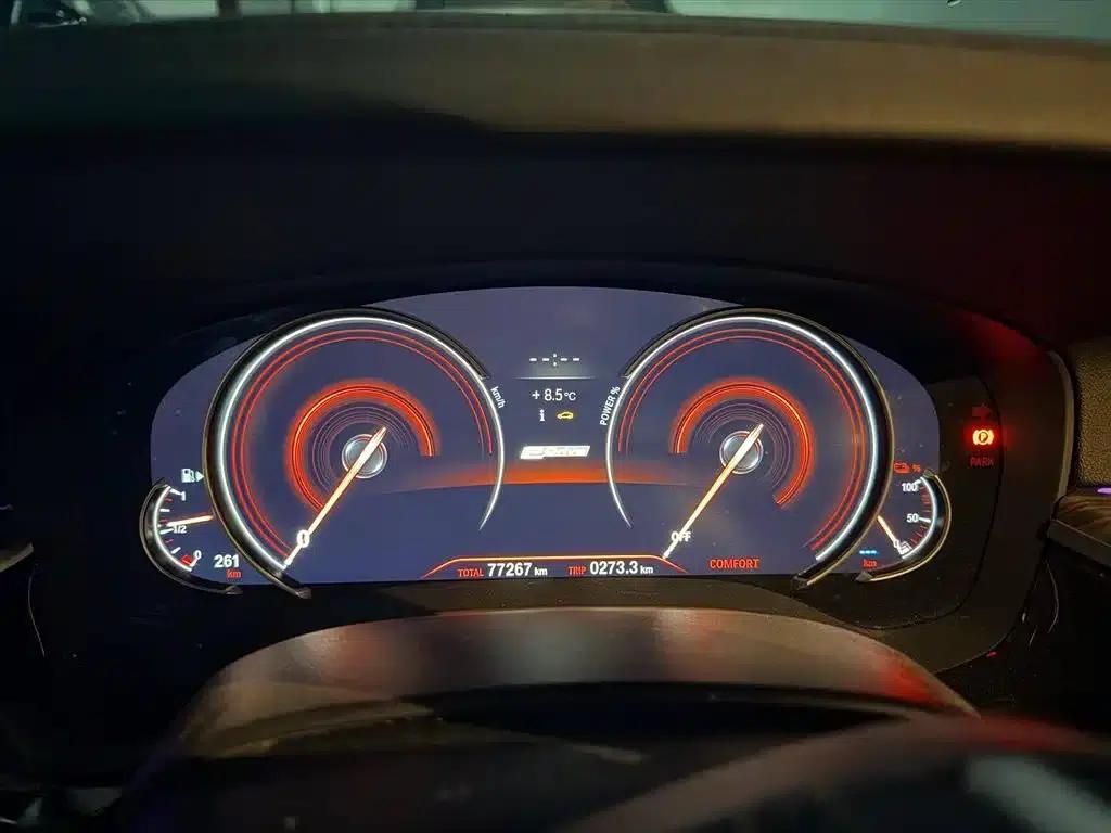 BMW 5 Series PHEV 2019 530Le Luxury Package — миниатюра 5