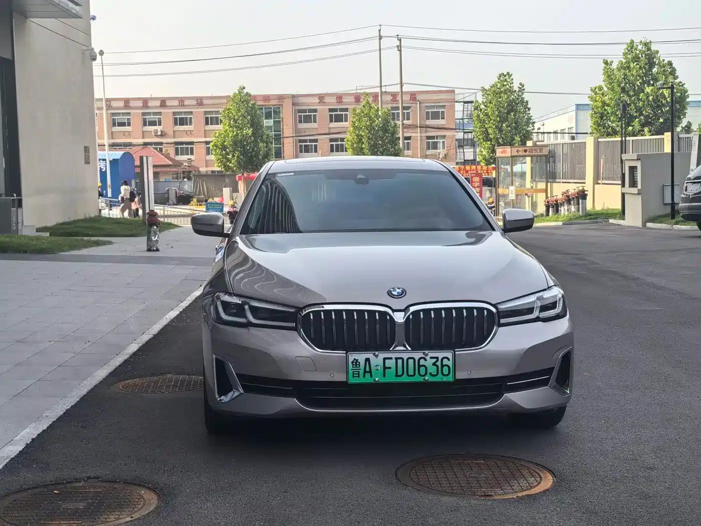 BMW 5 Series PHEV 2022 Facelift 535Le Pioneer Edition M Sport Package — миниатюра 2