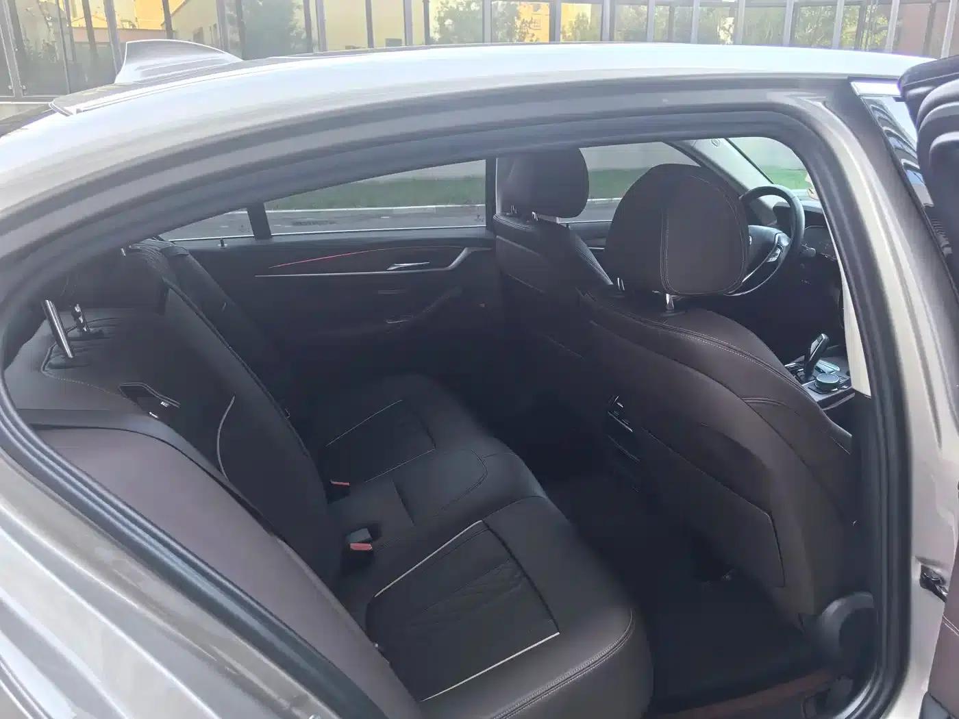 BMW 5 Series PHEV 2022 Facelift 535Le Pioneer Edition M Sport Package — миниатюра 12