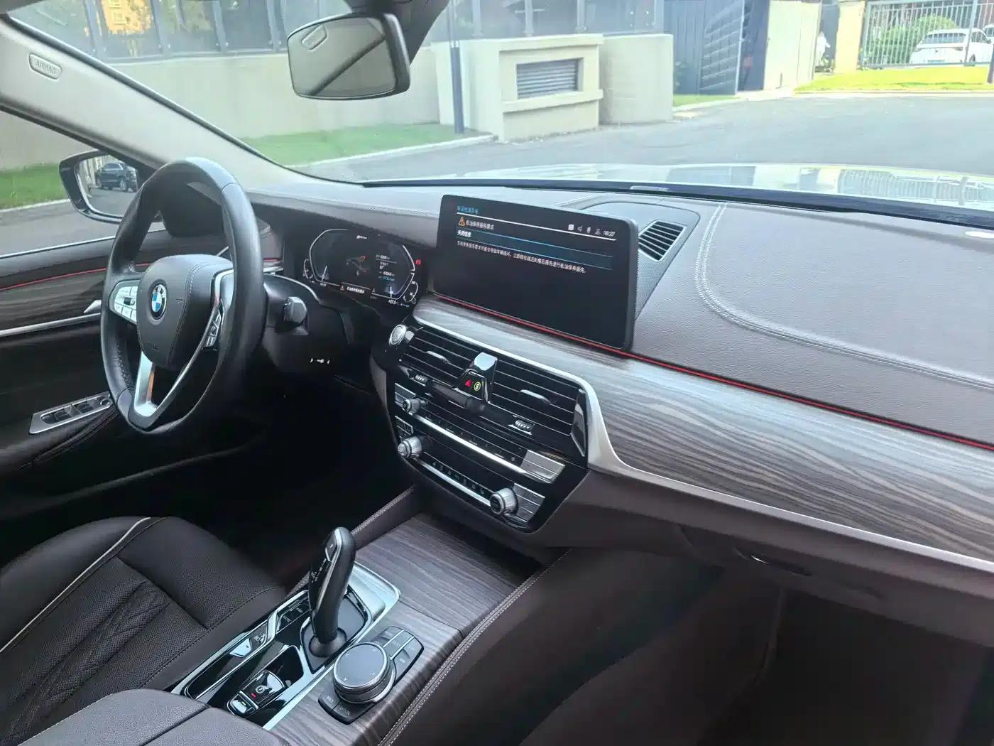 BMW 5 Series PHEV 2022 Facelift 535Le Pioneer Edition M Sport Package — миниатюра 14