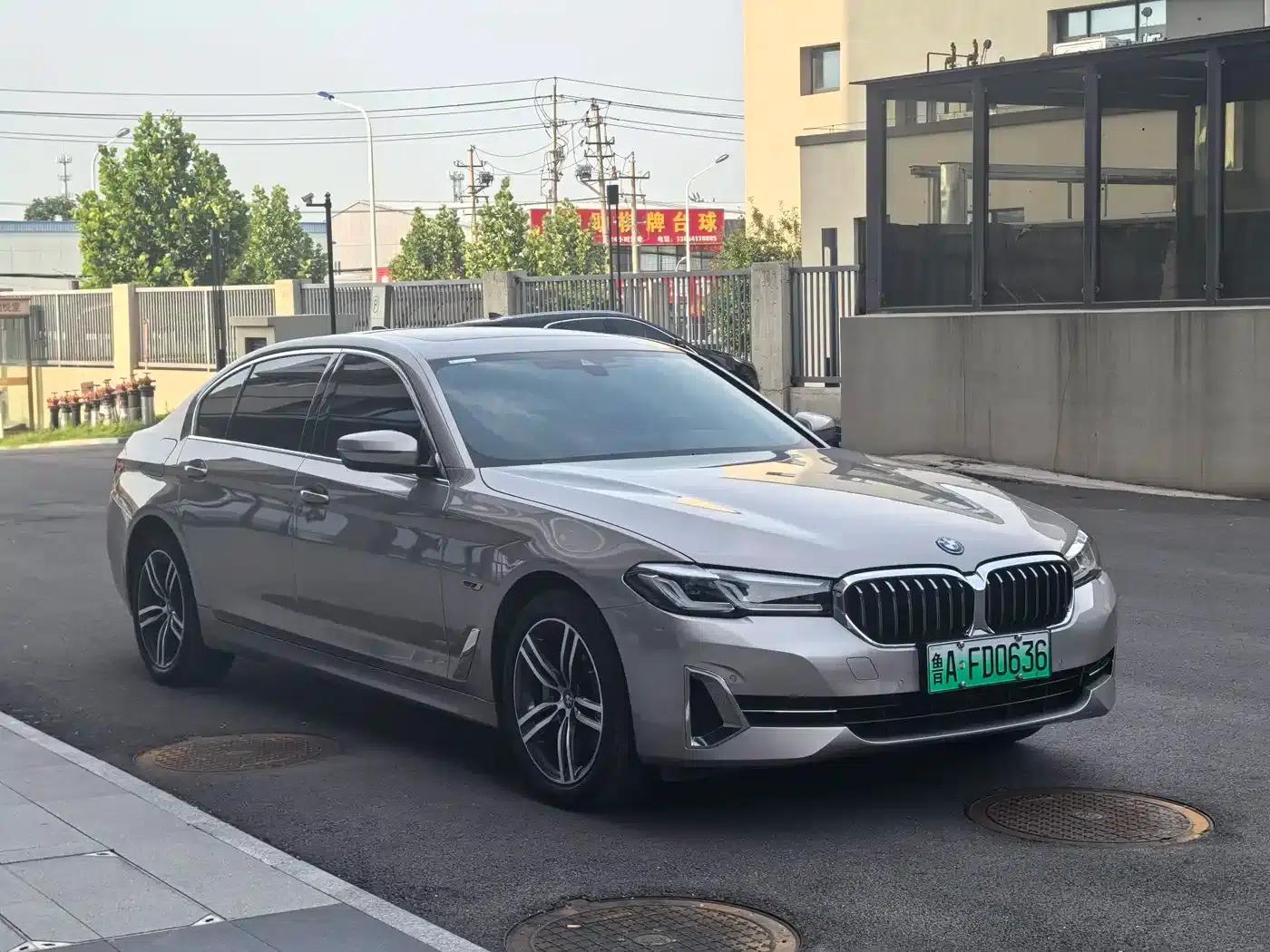 BMW 5 Series PHEV 2022 Facelift 535Le Pioneer Edition M Sport Package — миниатюра 3