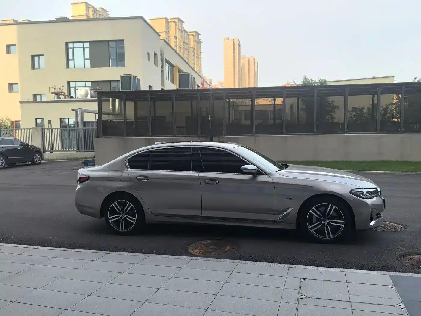 BMW 5 Series PHEV 2022 Facelift 535Le Pioneer Edition M Sport Package — миниатюра 4
