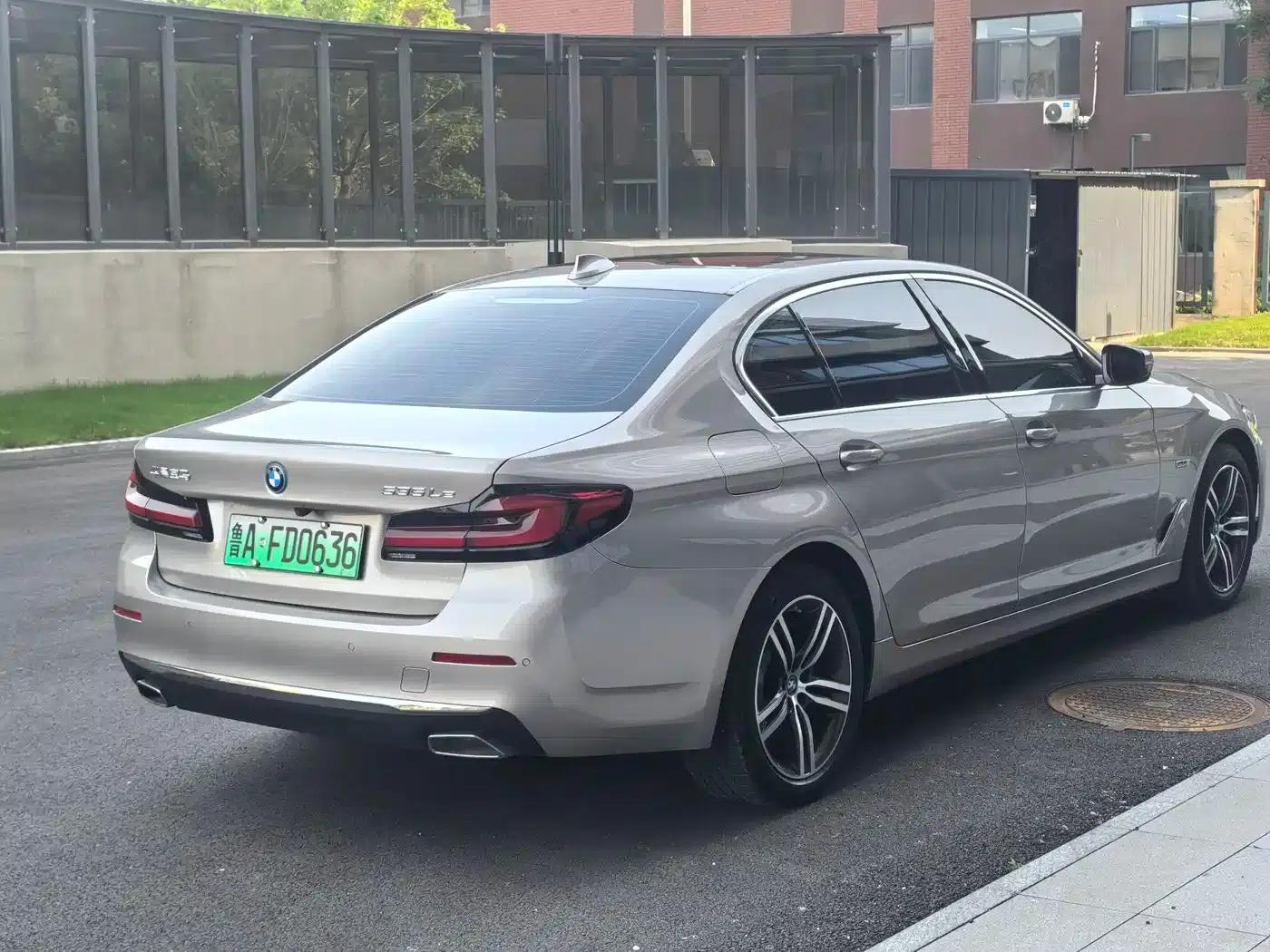 BMW 5 Series PHEV 2022 Facelift 535Le Pioneer Edition M Sport Package — миниатюра 5