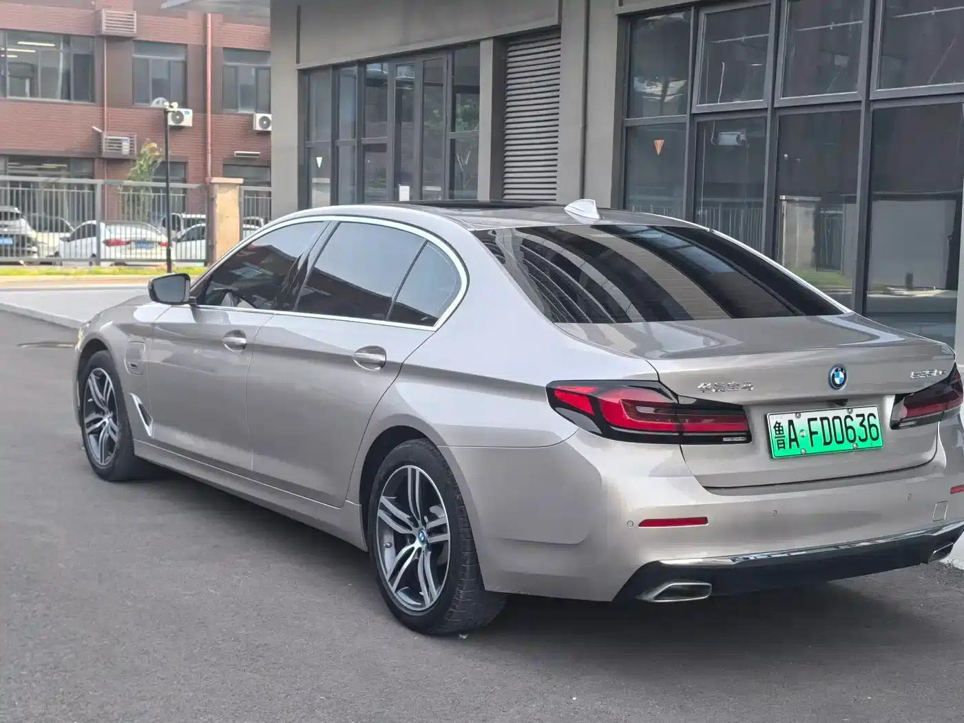 BMW 5 Series PHEV 2022 Facelift 535Le Pioneer Edition M Sport Package — миниатюра 7