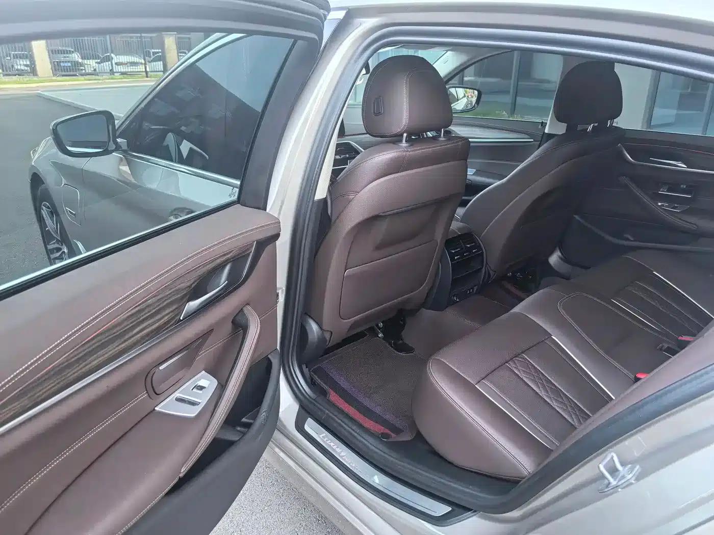 BMW 5 Series PHEV 2022 Facelift 535Le Pioneer Edition M Sport Package — миниатюра 8