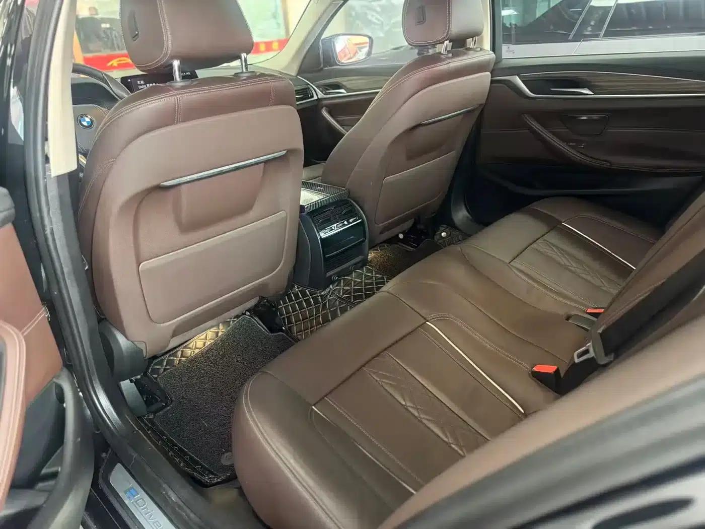 BMW 5 Series PHEV 2019 Facelift 530Le Luxury Package — миниатюра 4