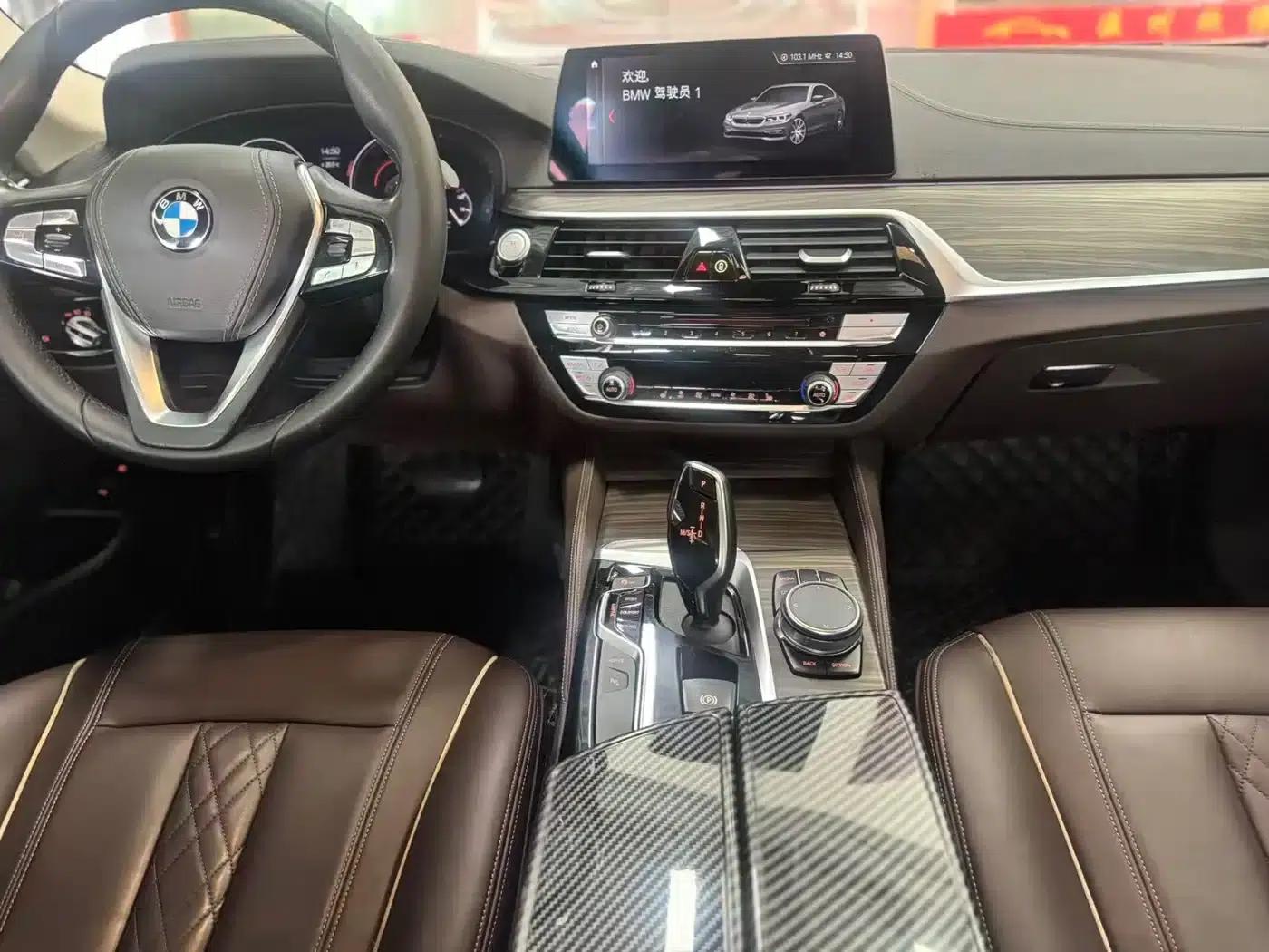 BMW 5 Series PHEV 2019 Facelift 530Le Luxury Package — миниатюра 10