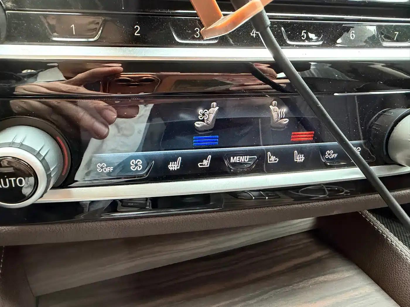 BMW 5 Series PHEV 2019 530Le Luxury Package — миниатюра 14