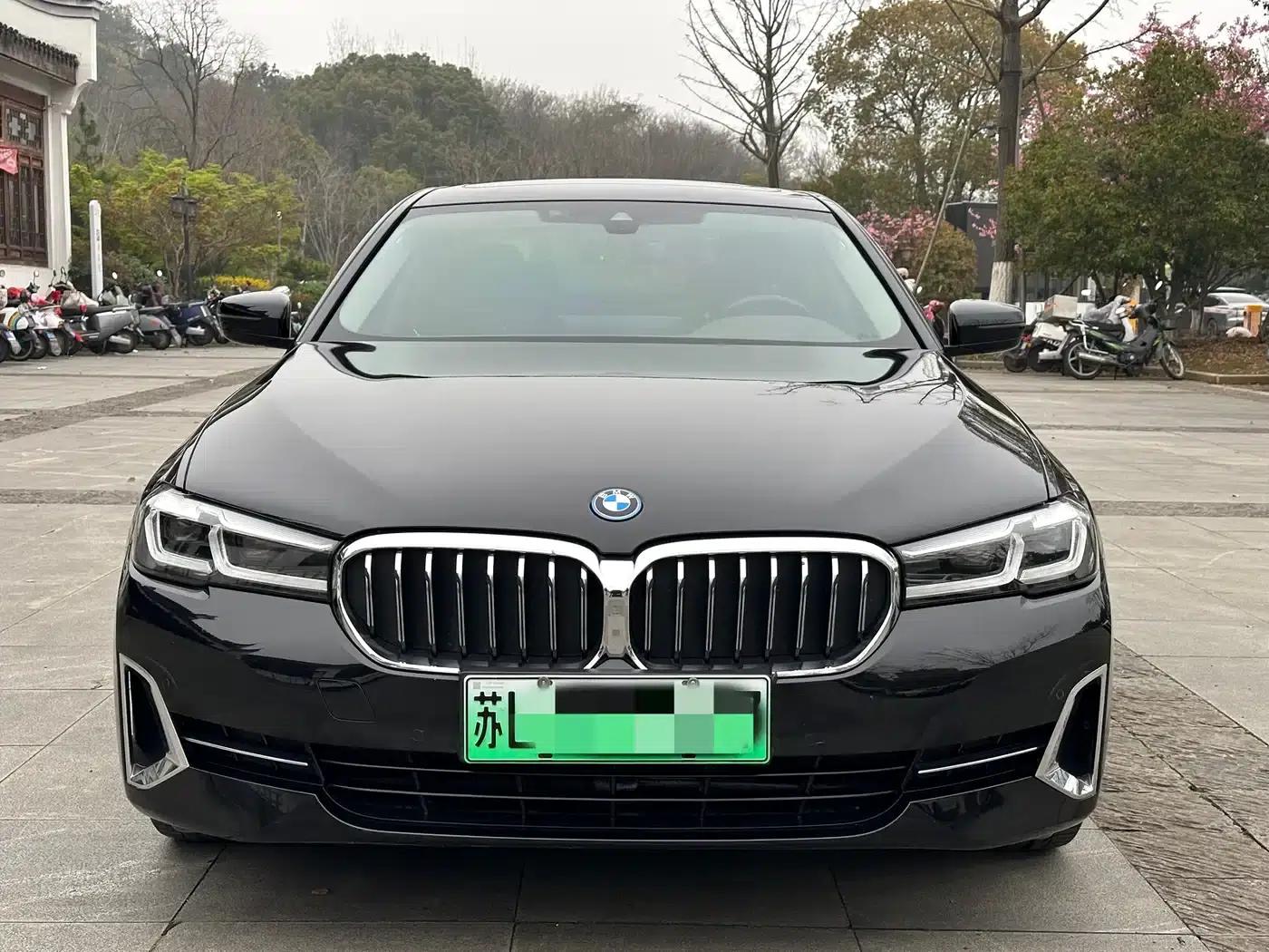 BMW 5 Series PHEV 2022 Facelift 535Le Luxury Package — миниатюра 2
