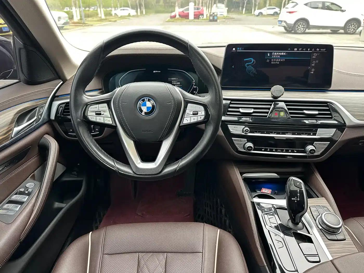 BMW 5 Series PHEV 2022 Facelift 535Le Luxury Package — миниатюра 16