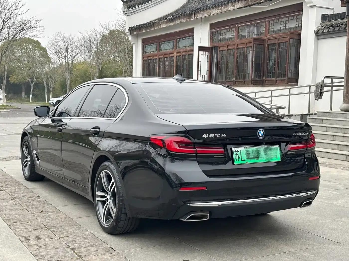 BMW 5 Series PHEV 2022 Facelift 535Le Luxury Package — миниатюра 6
