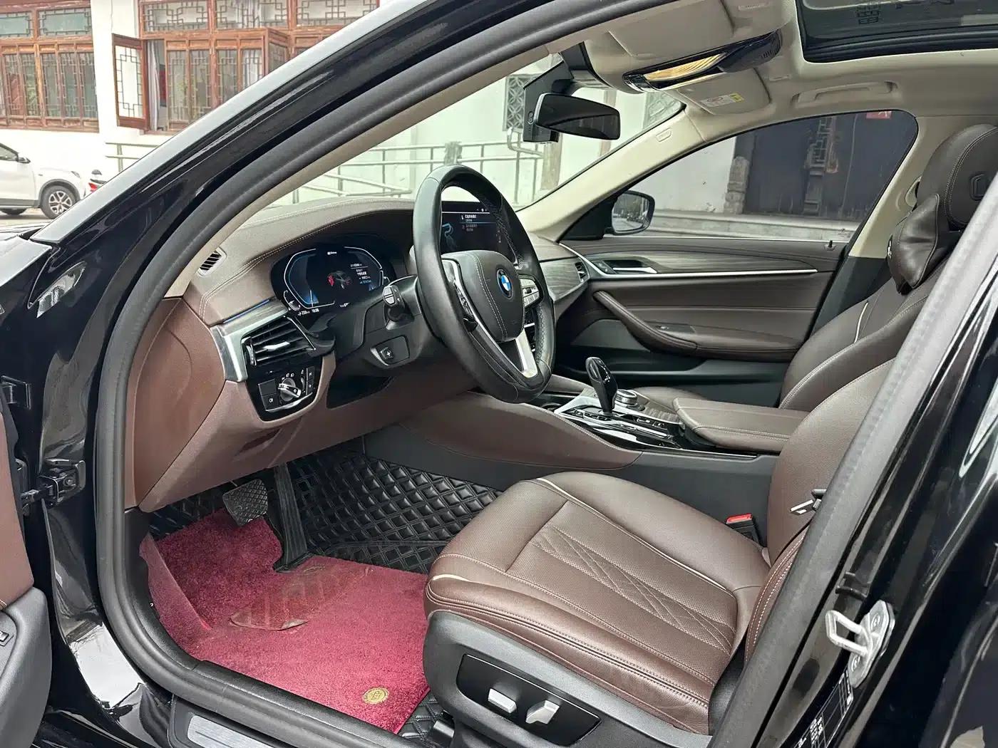 BMW 5 Series PHEV 2022 Facelift 535Le Luxury Package — миниатюра 7