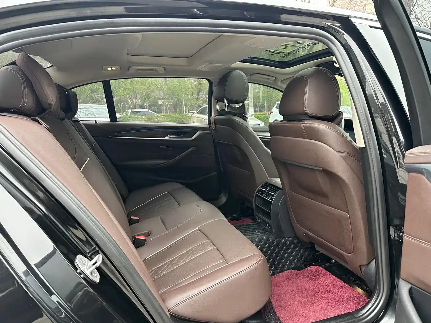 BMW 5 Series PHEV 2022 Facelift 535Le Luxury Package — миниатюра 10