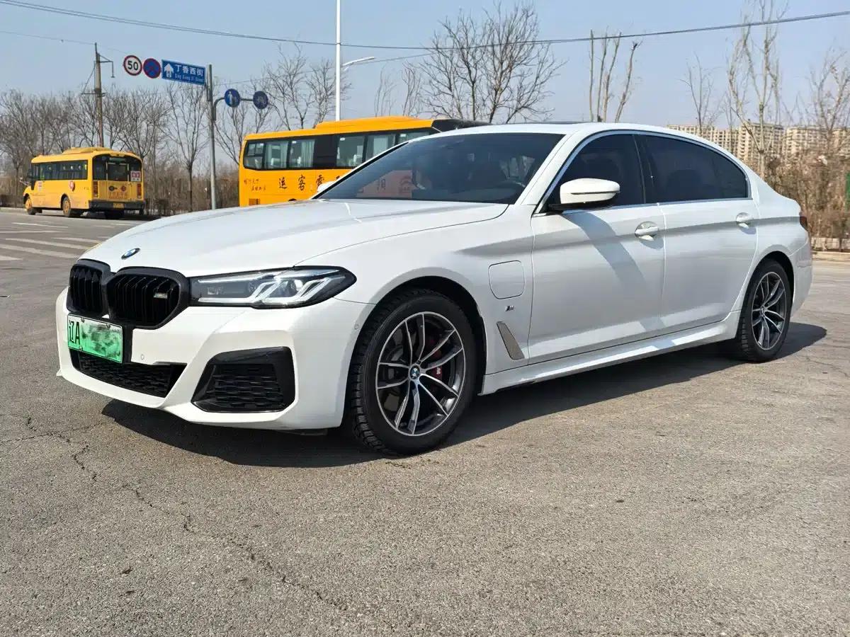 BMW 5 Series PHEV 2021 535Le Luxury Package — миниатюра 1