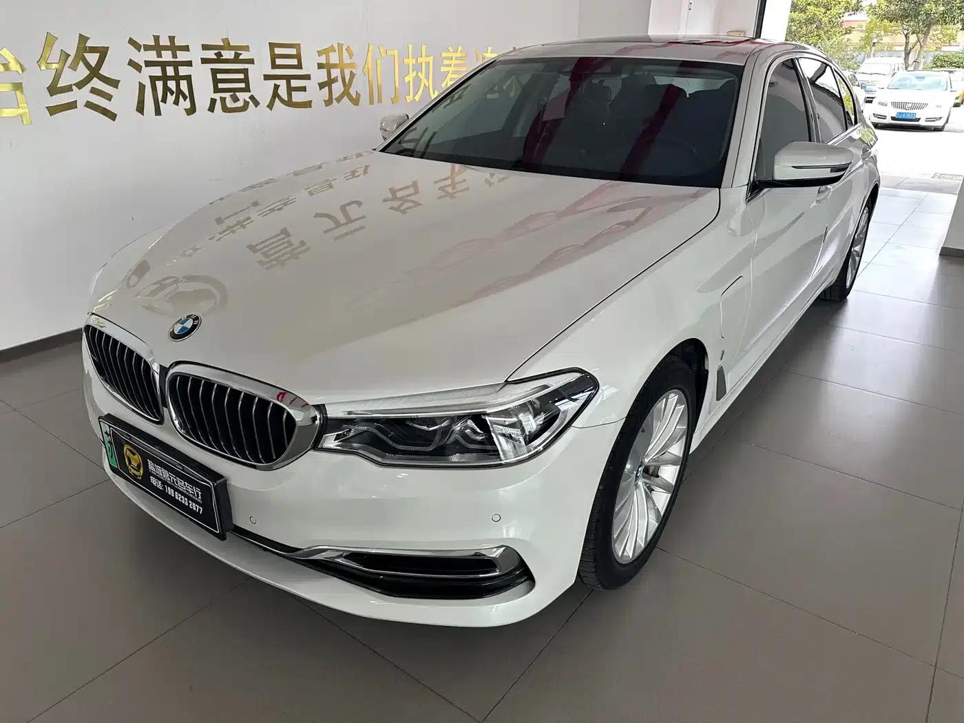 BMW 5 Series PHEV 2019 530Le Luxury Package — миниатюра 1