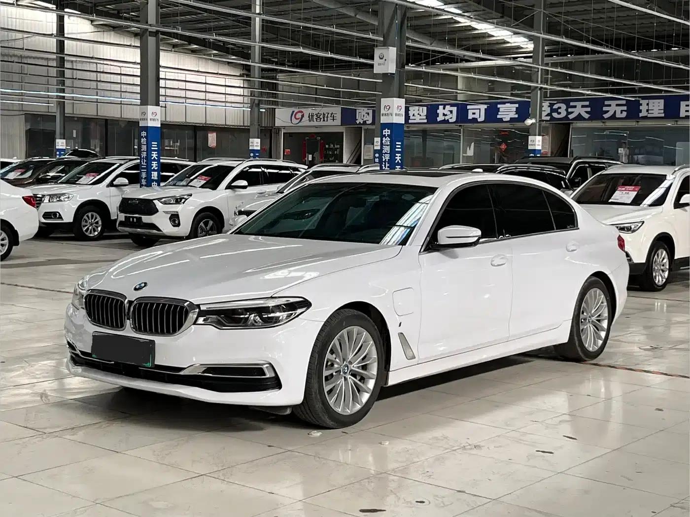 BMW 5 Series PHEV 2019 Facelift 530Le Luxury Package — миниатюра 1