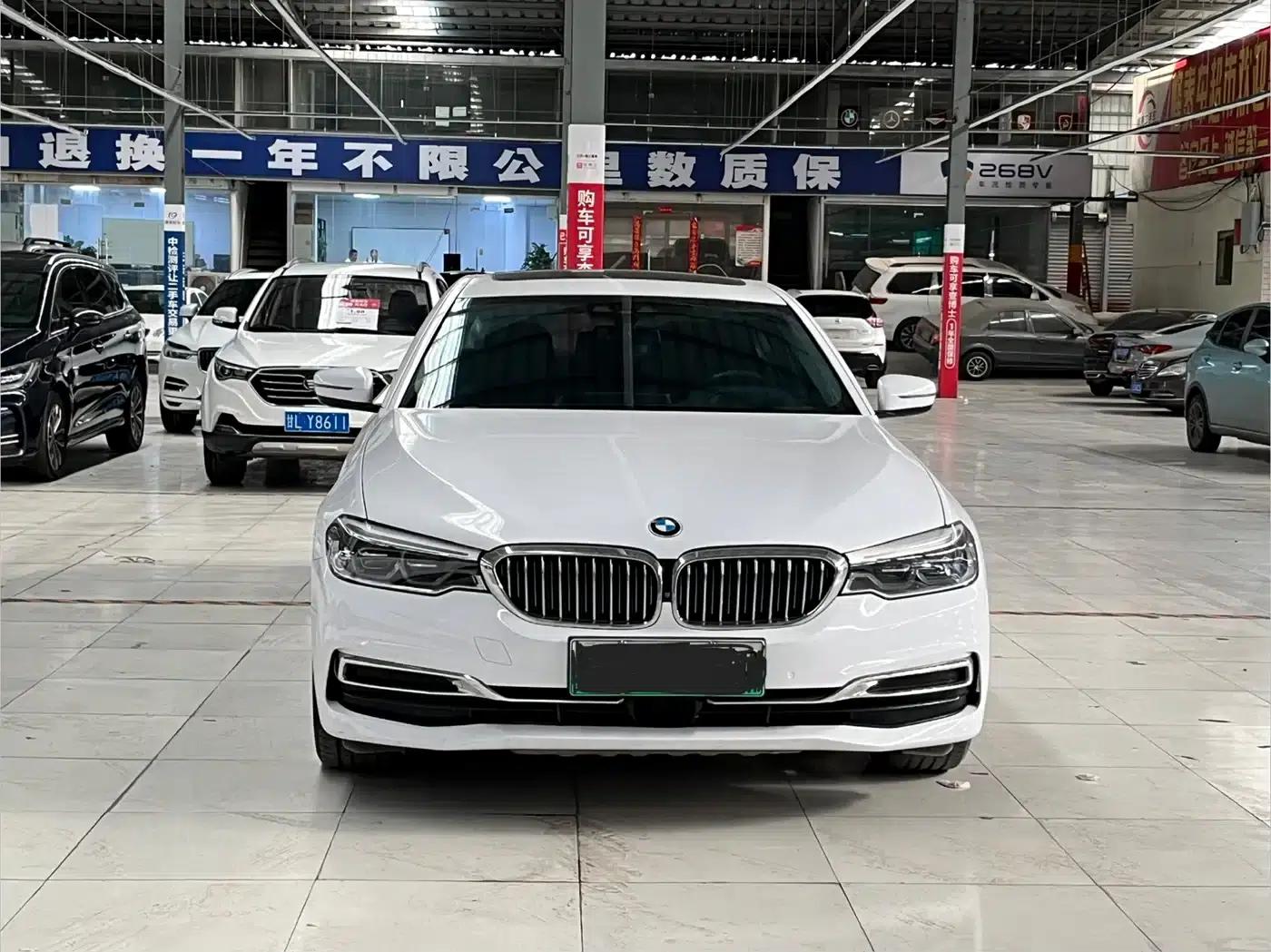 BMW 5 Series PHEV 2019 Facelift 530Le Luxury Package — миниатюра 2
