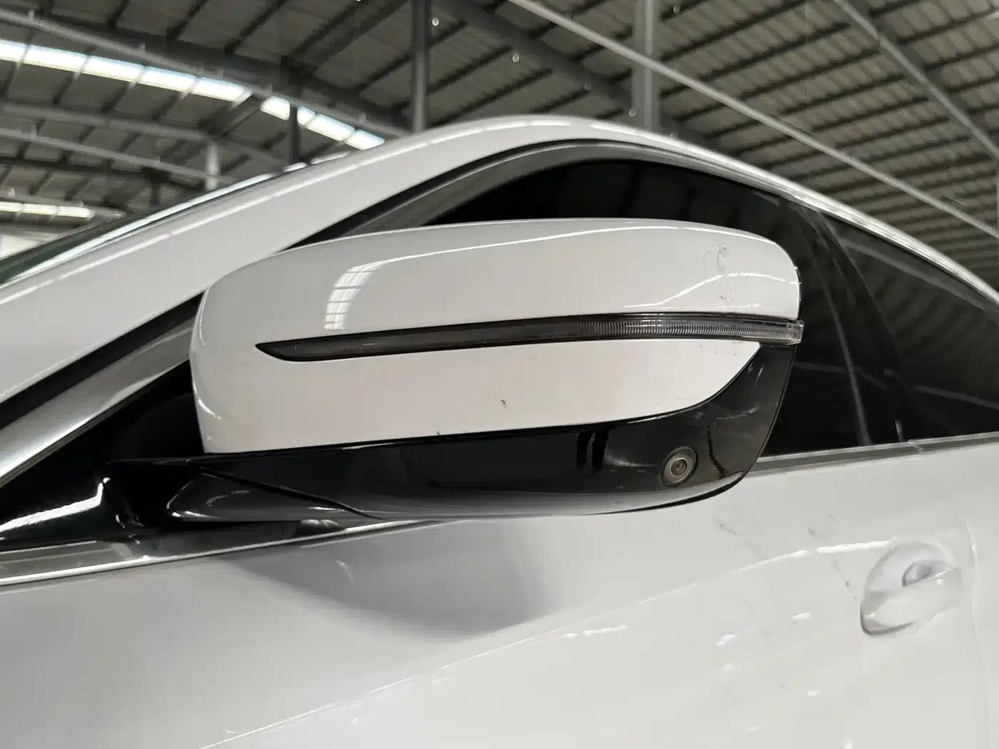 BMW 5 Series PHEV 2019 Facelift 530Le Luxury Package — миниатюра 5