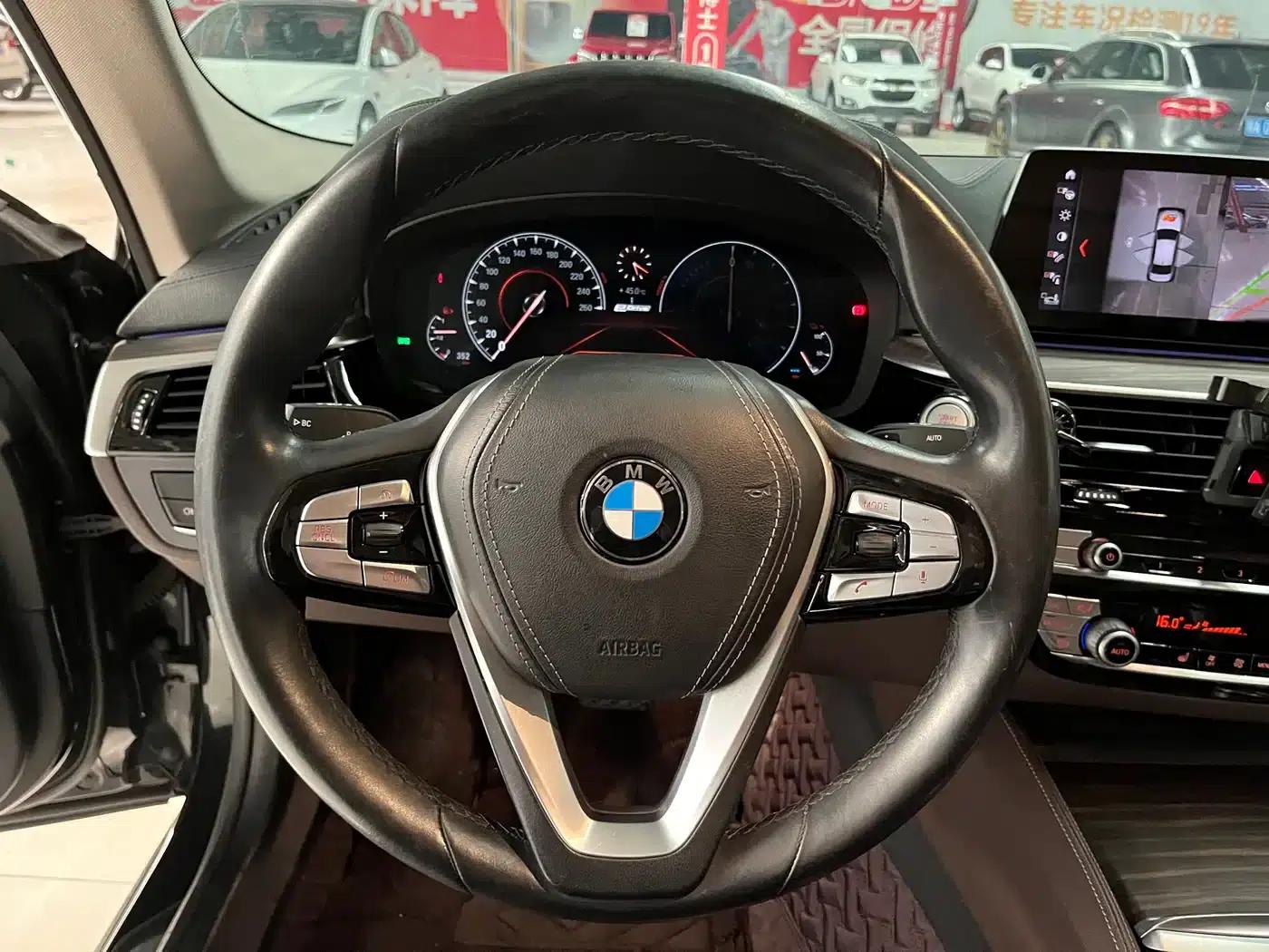 BMW 5 Series PHEV 2019 Facelift 530Le Luxury Package — миниатюра 8