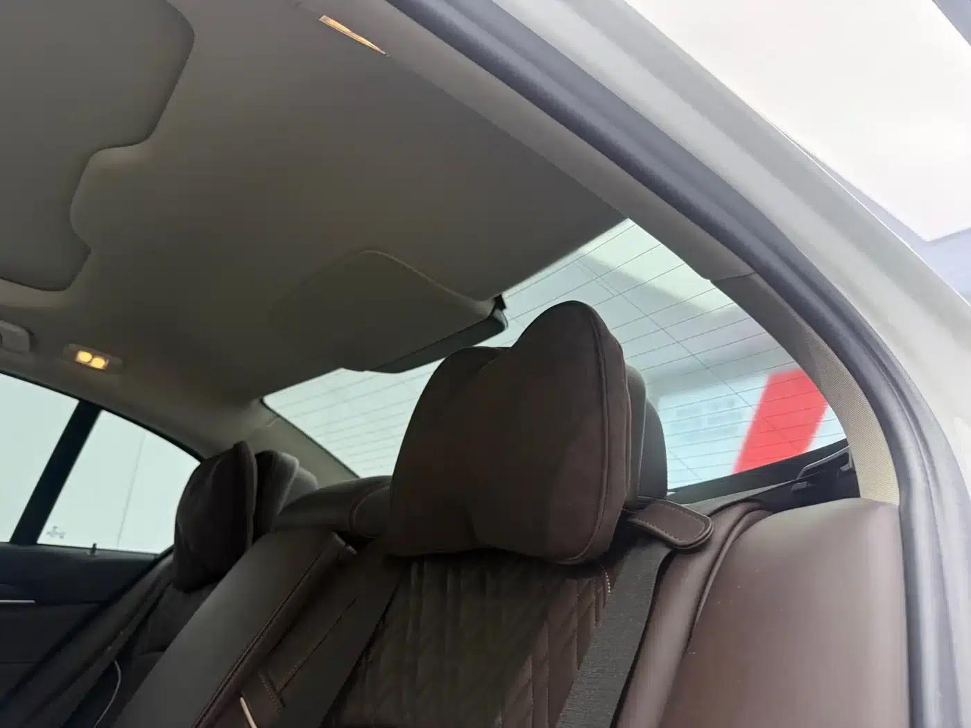 BMW 5 Series PHEV 2019 530Le Luxury Package — миниатюра 11