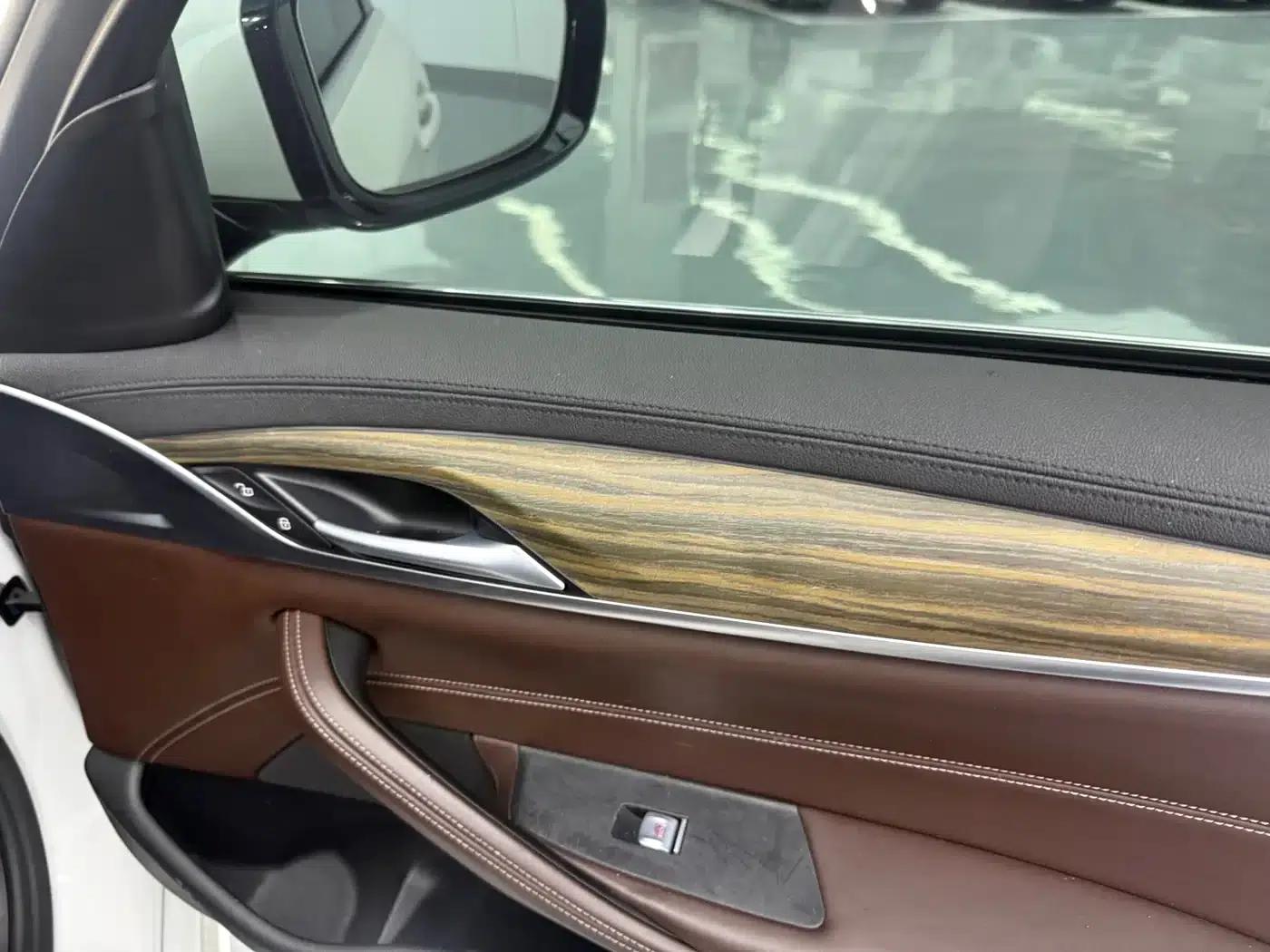 BMW 5 Series PHEV 2019 530Le Luxury Package — миниатюра 7