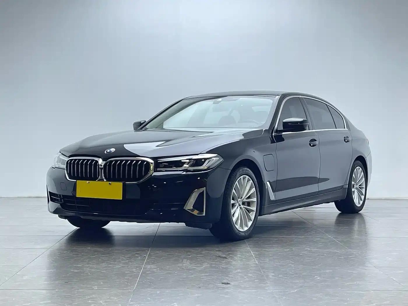 BMW 5 Series PHEV 2021 535Le Luxury Package — миниатюра 1