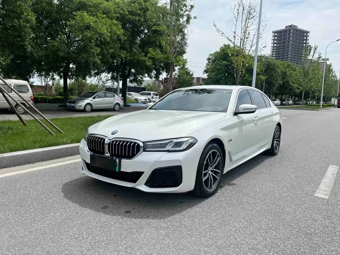 BMW 5 Series PHEV 2021 Facelift 535Le M Sport Package — миниатюра 1