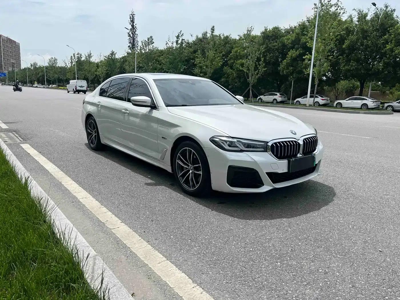 BMW 5 Series PHEV 2021 Facelift 535Le M Sport Package — миниатюра 3