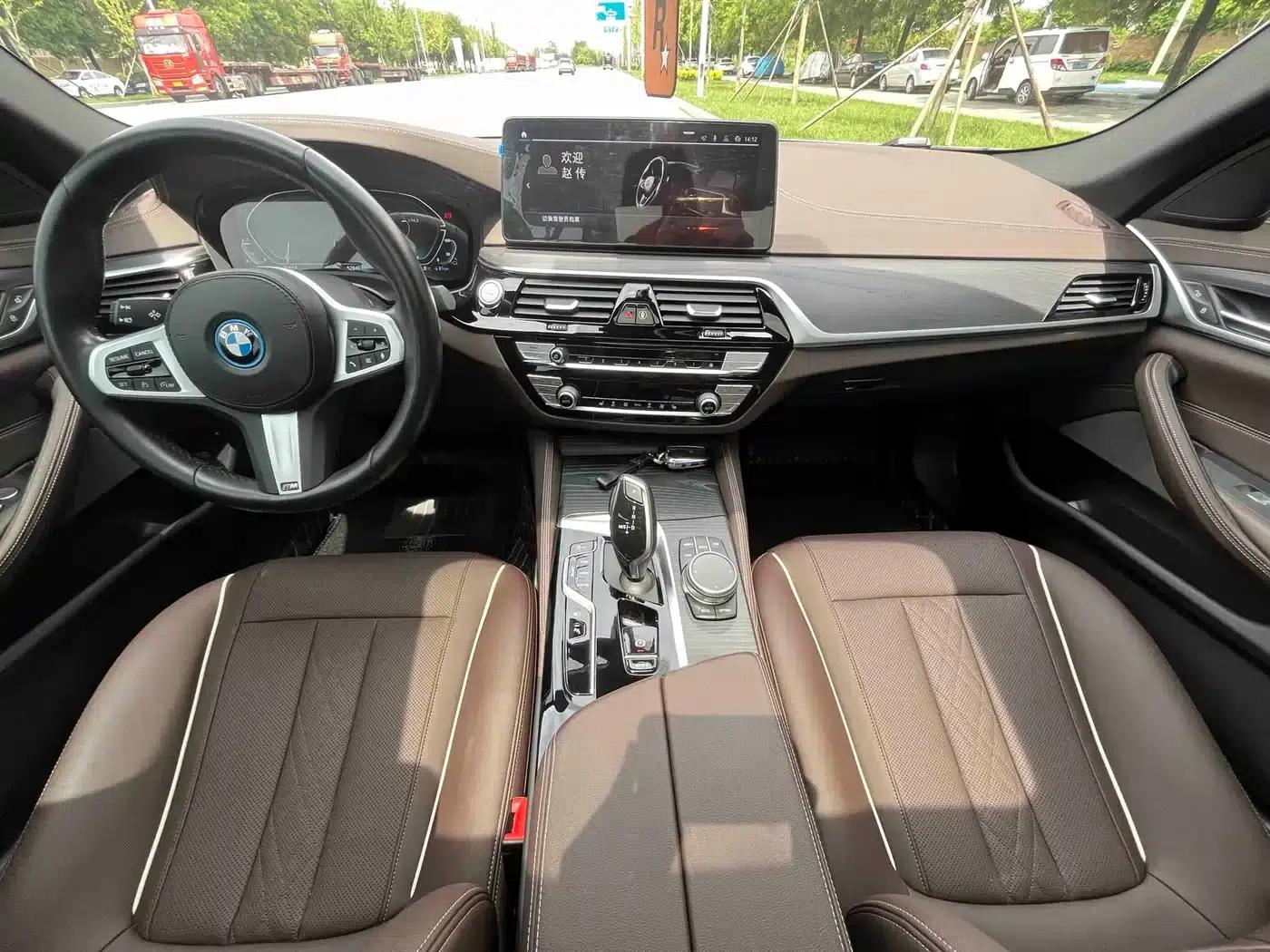 BMW 5 Series PHEV 2021 Facelift 535Le M Sport Package — миниатюра 8