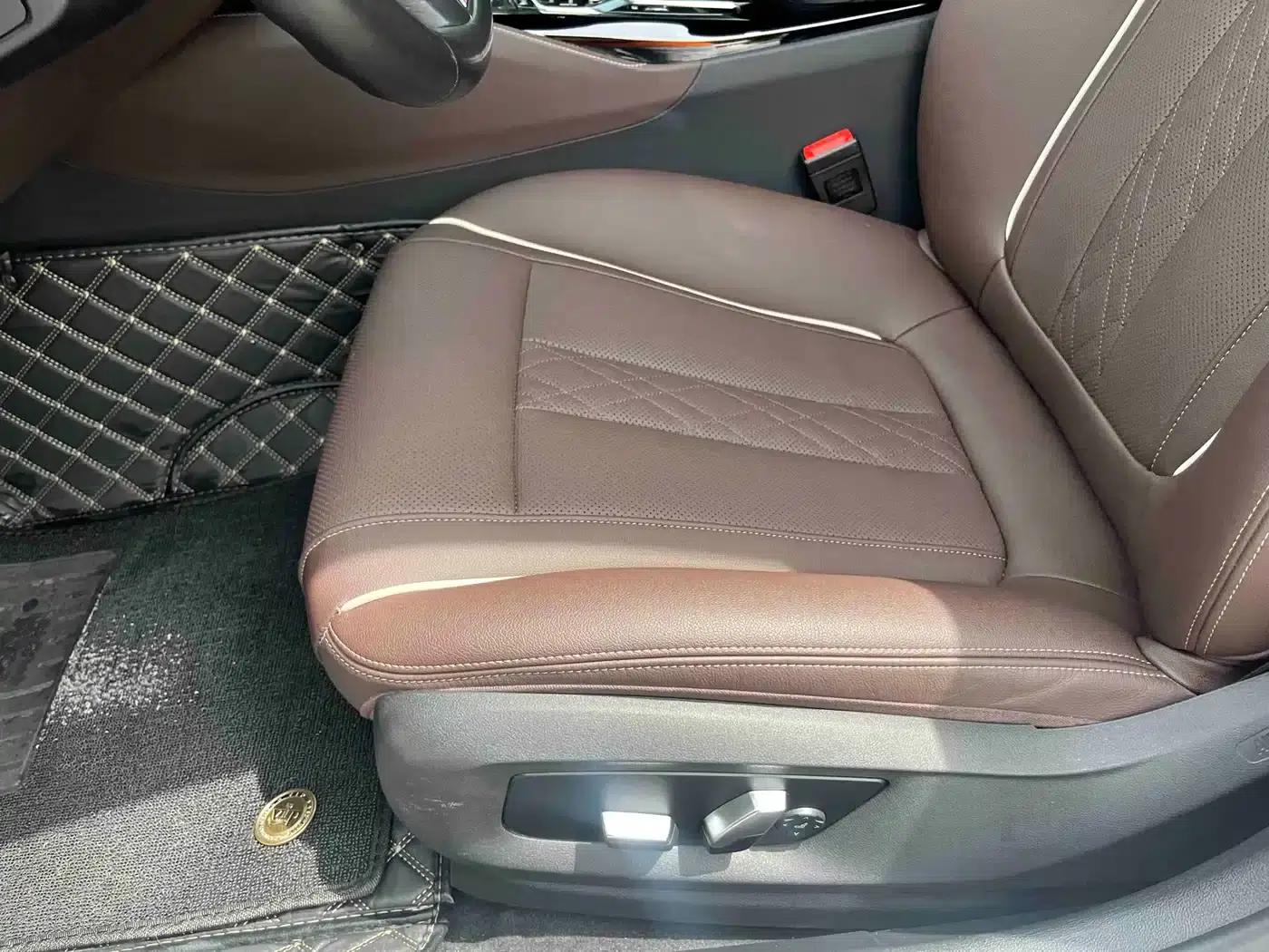 BMW 5 Series PHEV 2021 Facelift 535Le M Sport Package — миниатюра 9