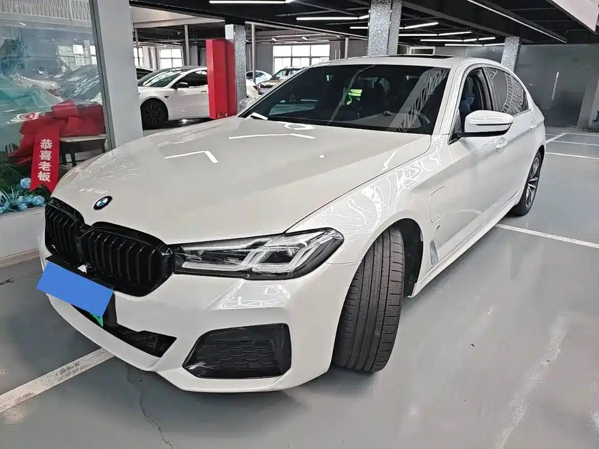 BMW 5 Series PHEV 2021 Facelift 535Le M Sport Package — миниатюра 1