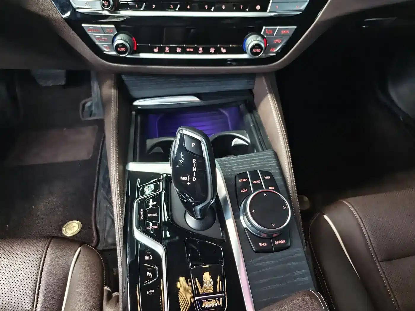 BMW 5 Series PHEV 2021 Facelift 535Le M Sport Package — миниатюра 12