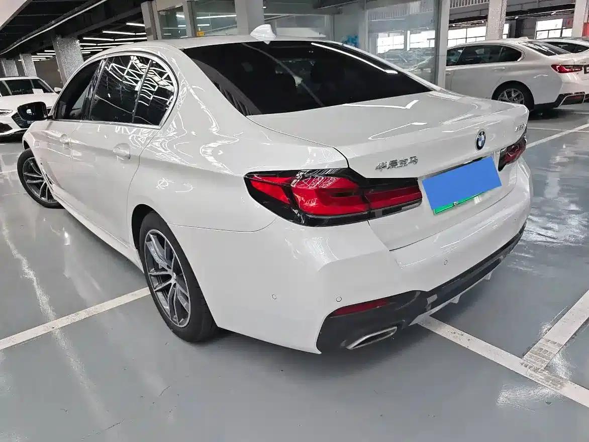 BMW 5 Series PHEV 2021 Facelift 535Le M Sport Package — миниатюра 17