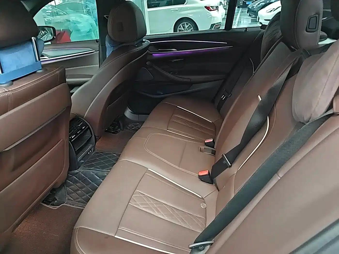 BMW 5 Series PHEV 2021 Facelift 535Le M Sport Package — миниатюра 7
