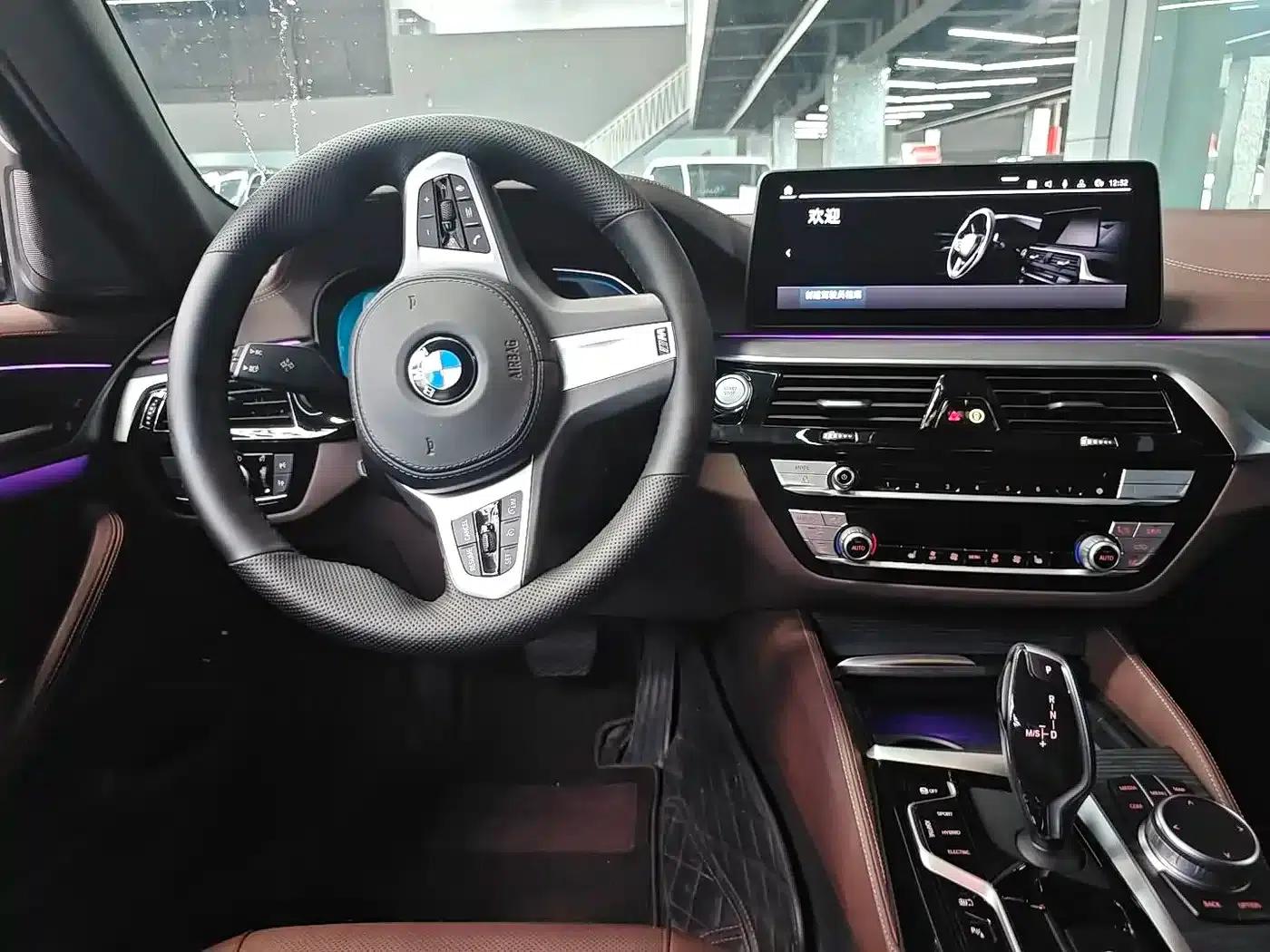 BMW 5 Series PHEV 2021 Facelift 535Le M Sport Package — миниатюра 9