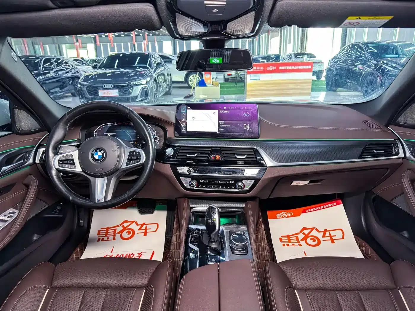 BMW 5 Series PHEV 2021 535Le Pioneer Edition M Sport Package — миниатюра 11