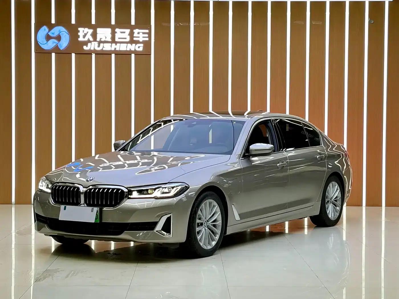 BMW 5 Series PHEV 2021 535Le Luxury Package — миниатюра 1