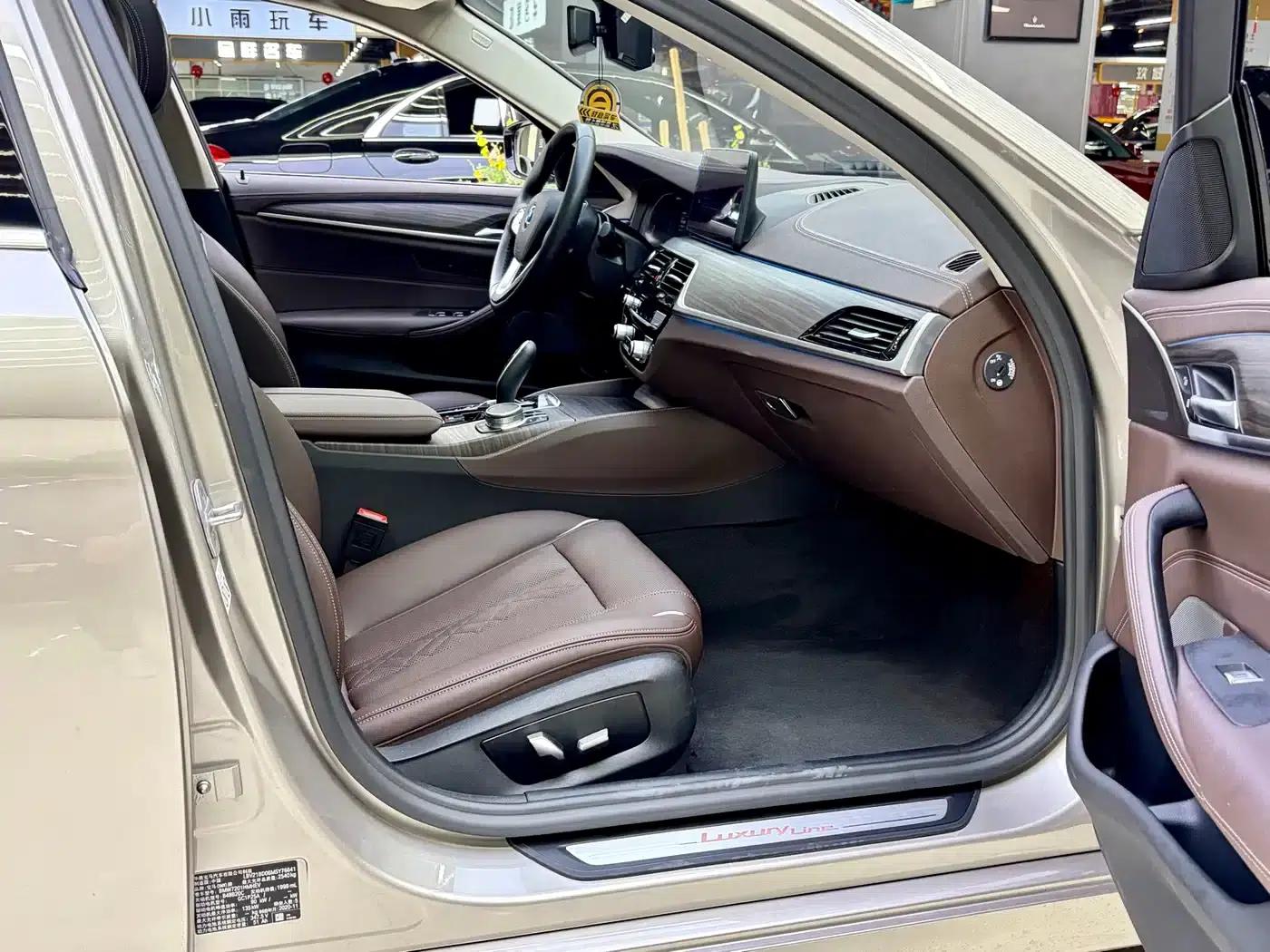 BMW 5 Series PHEV 2021 535Le Luxury Package — миниатюра 13