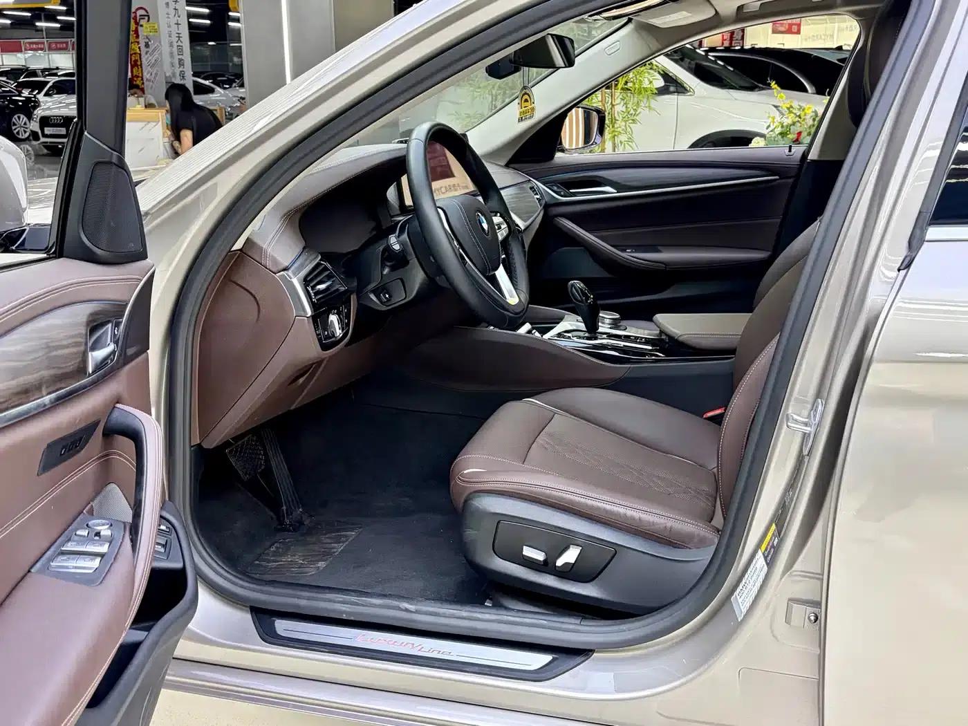 BMW 5 Series PHEV 2021 535Le Luxury Package — миниатюра 4