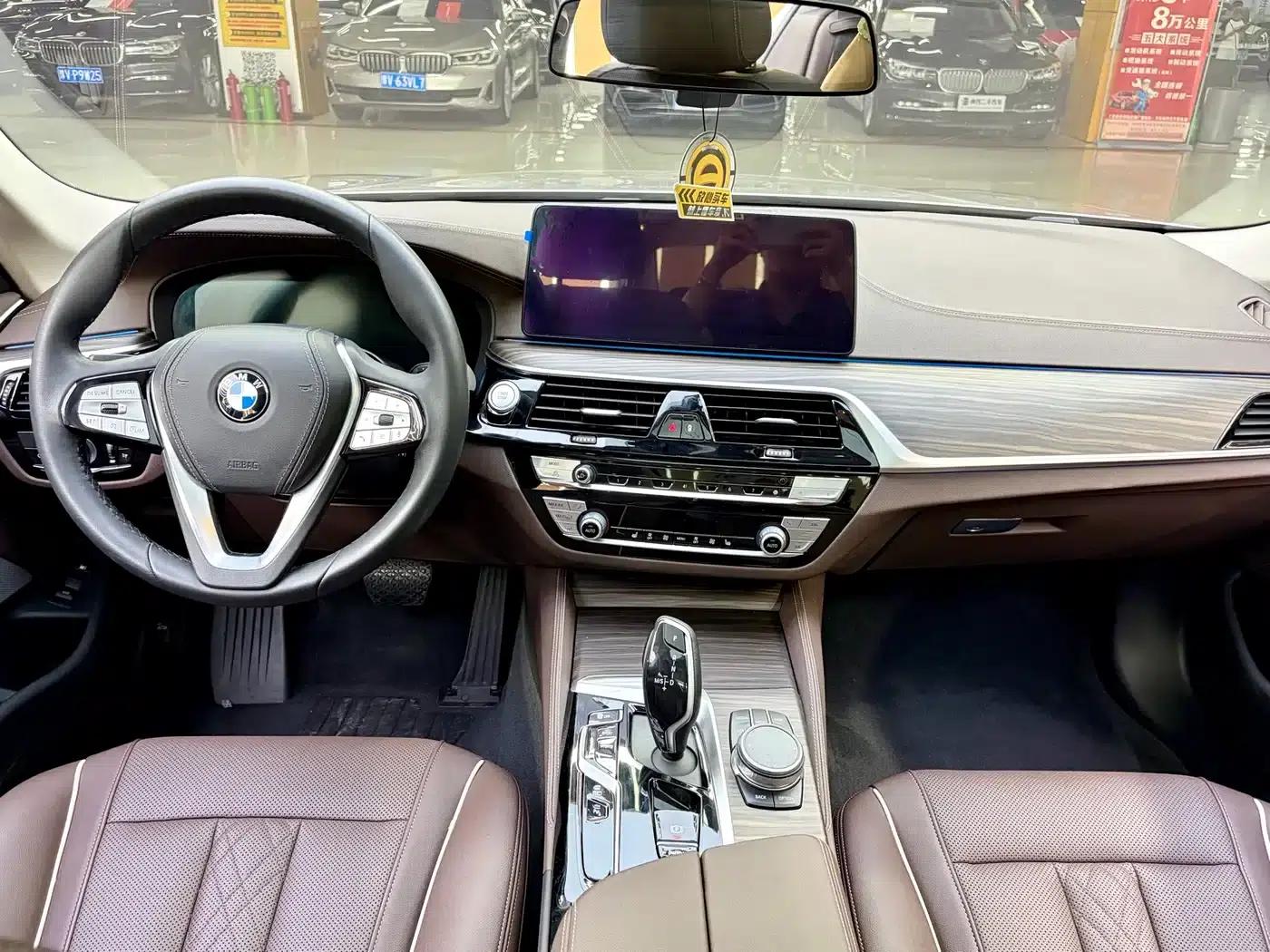 BMW 5 Series PHEV 2021 535Le Luxury Package — миниатюра 5