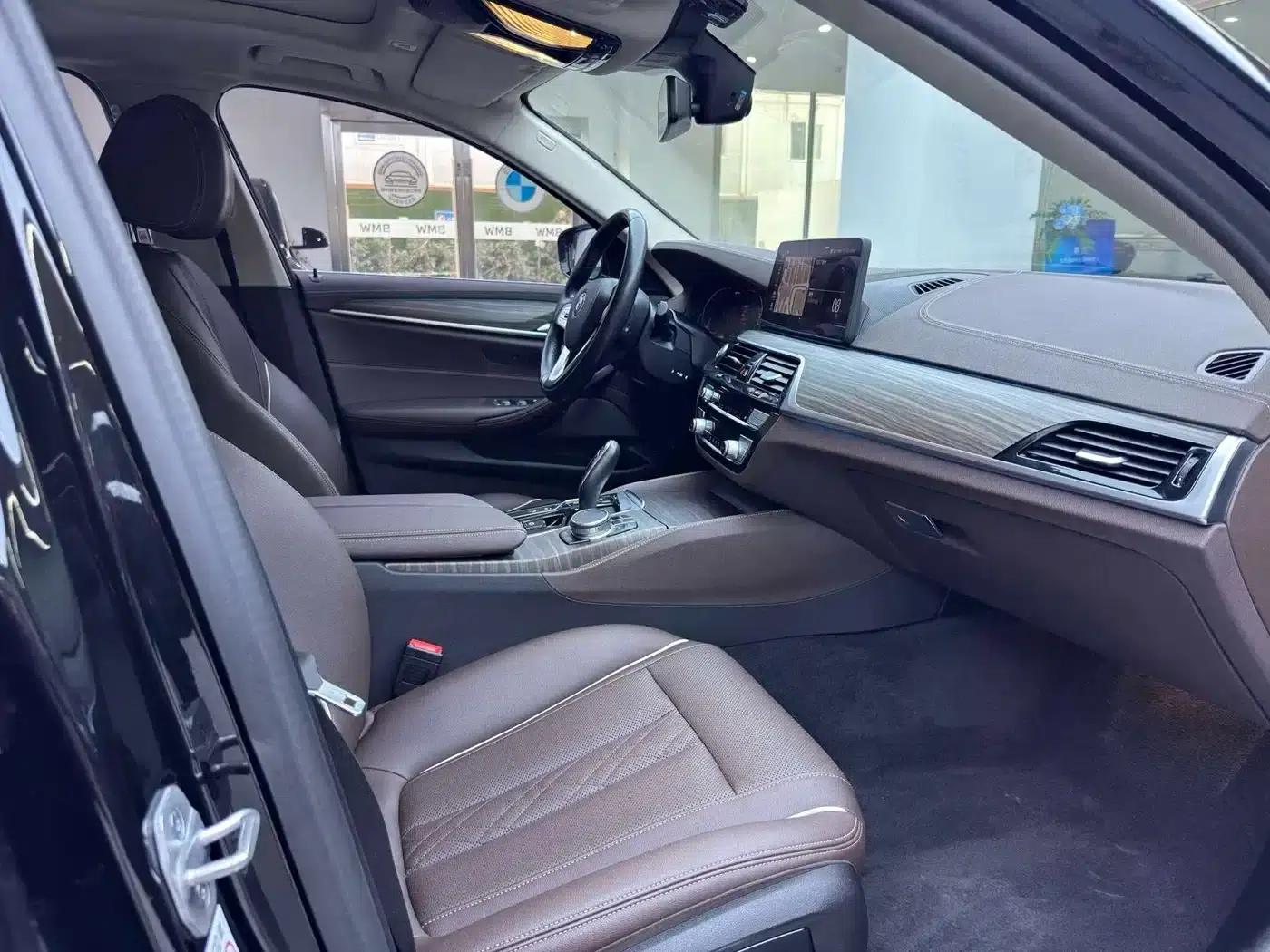BMW 5 Series PHEV 2021 535Le Luxury Package — миниатюра 14