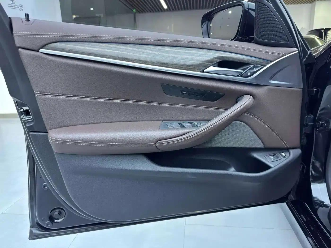 BMW 5 Series PHEV 2021 535Le Luxury Package — миниатюра 16