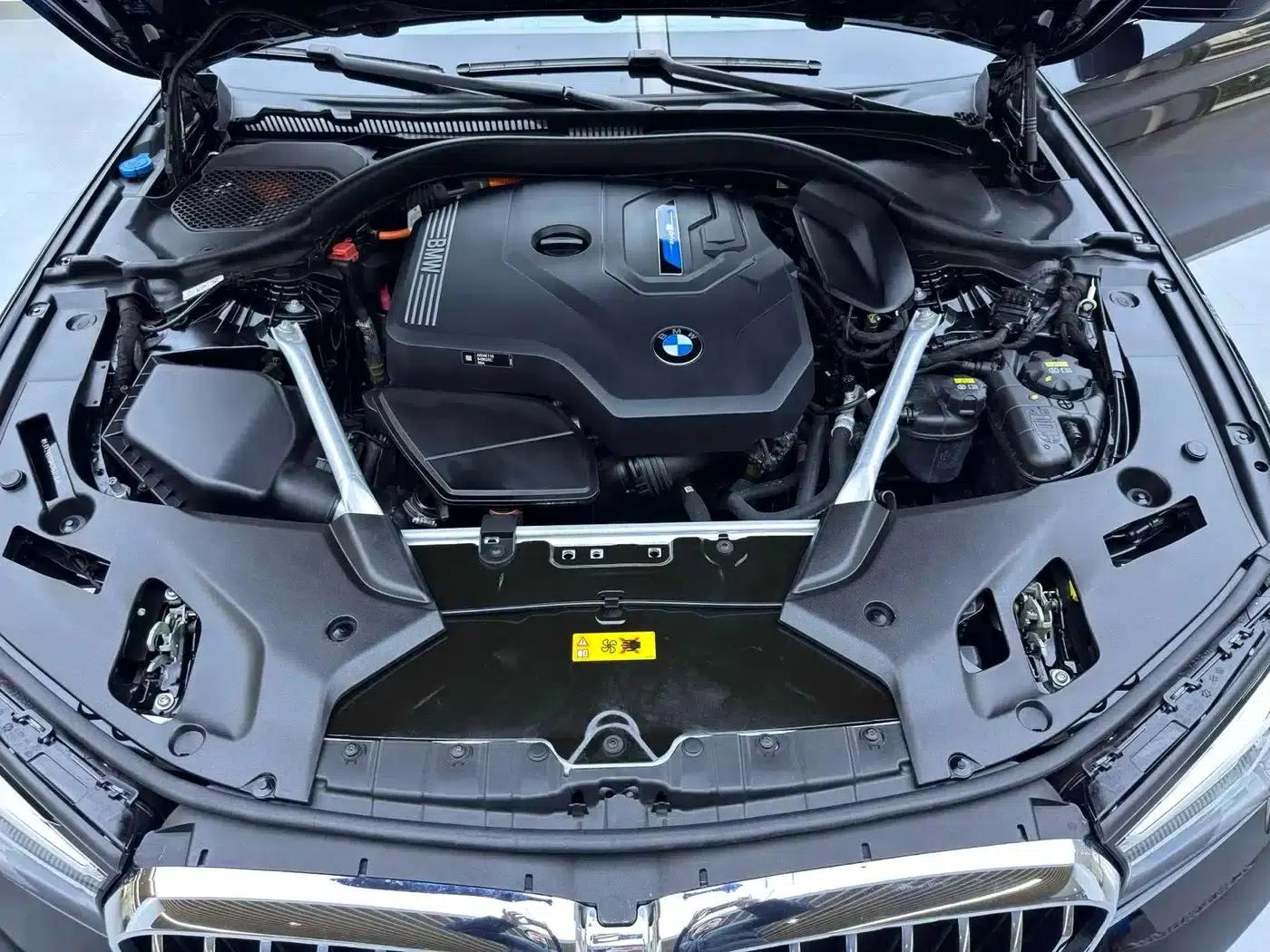 BMW 5 Series PHEV 2021 535Le Luxury Package — миниатюра 18