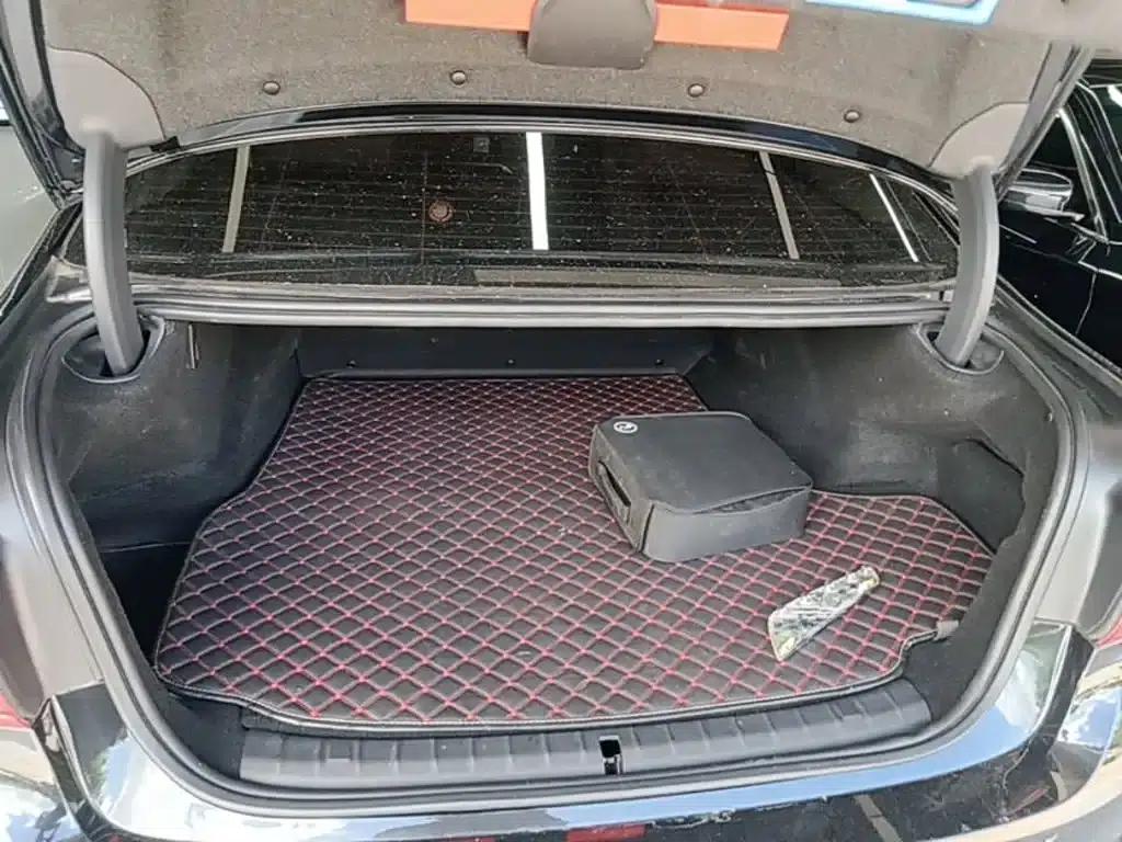 BMW 5 Series PHEV 2019 Facelift 530Le Pioneer Edition — миниатюра 19