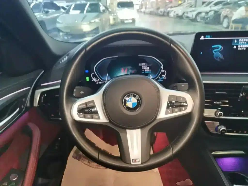 BMW 5 Series PHEV 2021 535Le M Sport Package — миниатюра 11